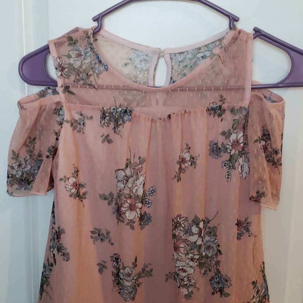 Size M girl (10-12) Floral Lined Lace Pink Top